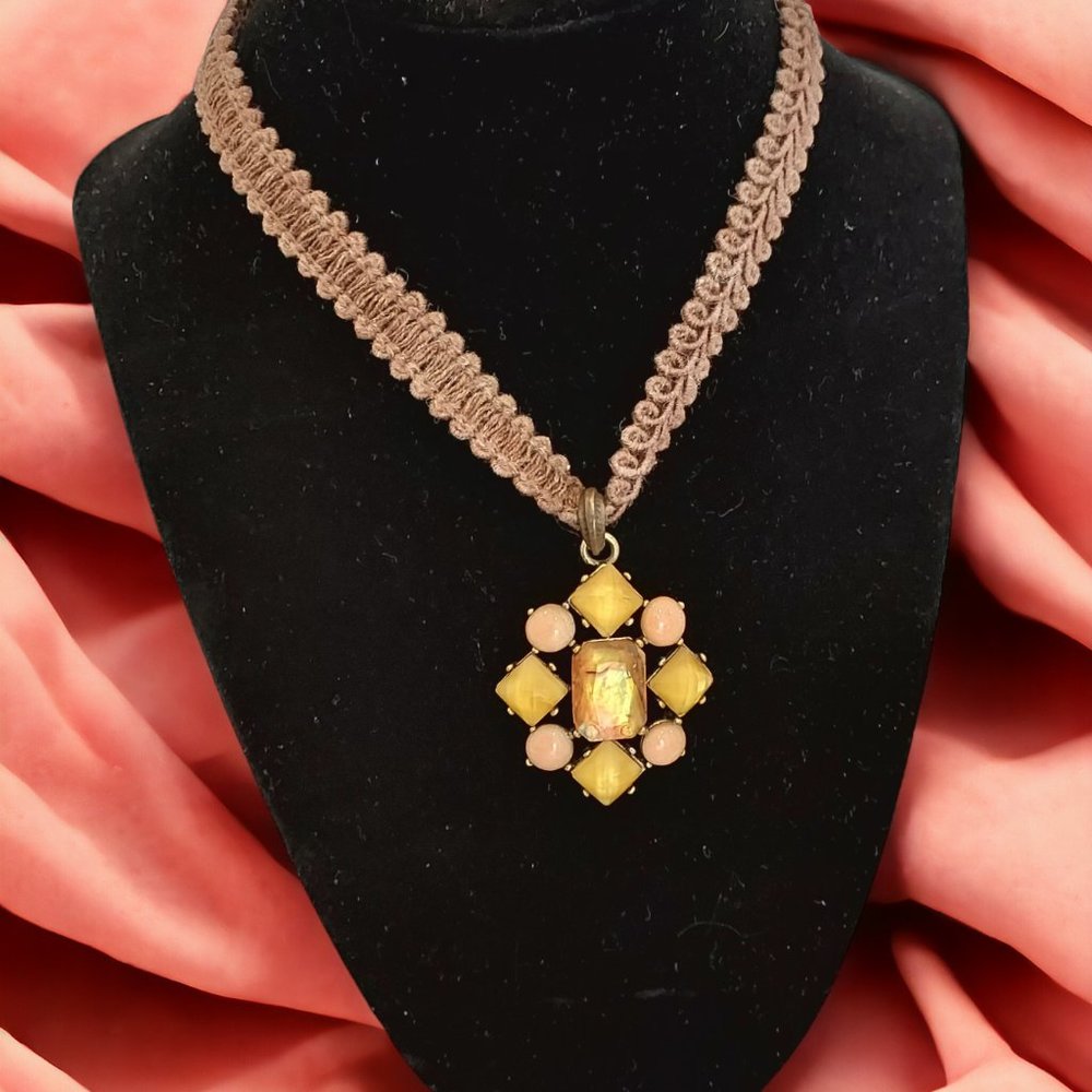 J JILL BOHO/CHIC GOLD & PEACH CHOKER NECKLACE